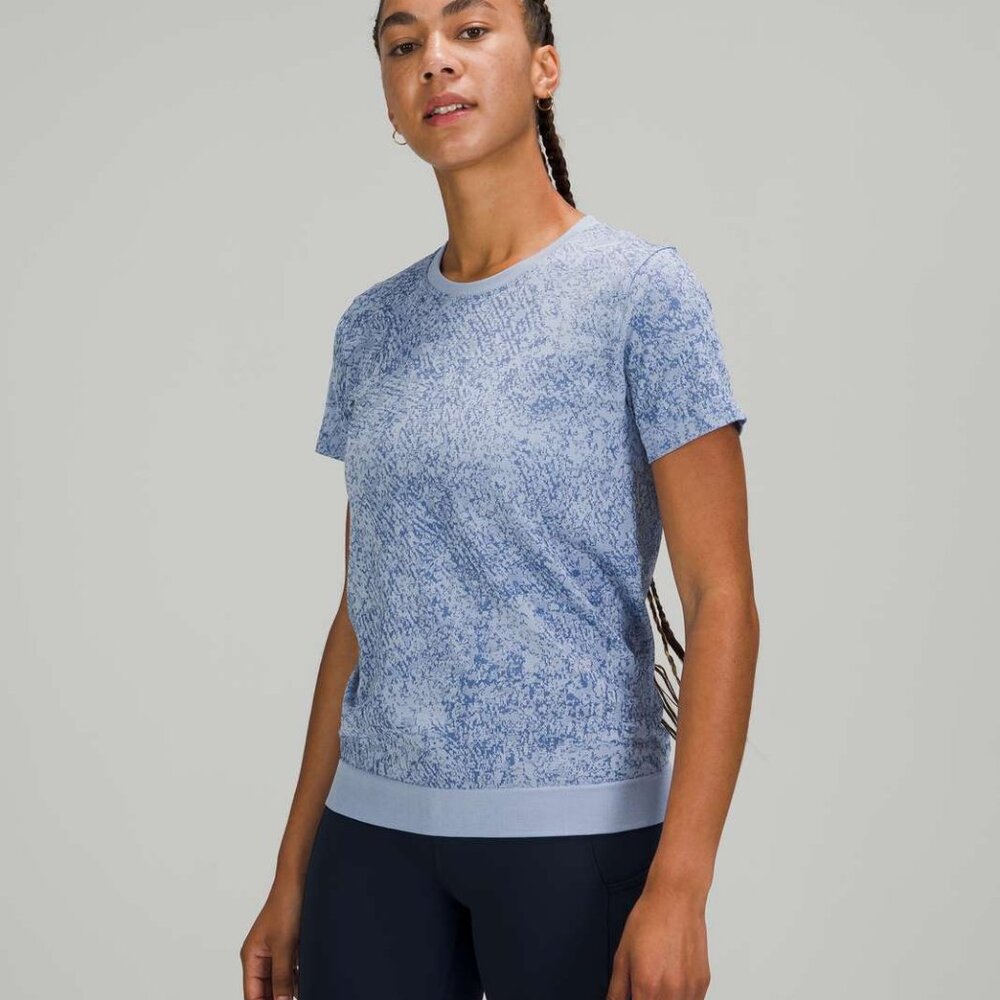 Like NEW Swiftly Breathe Relaxed-Fit Short Sleeve Shirt